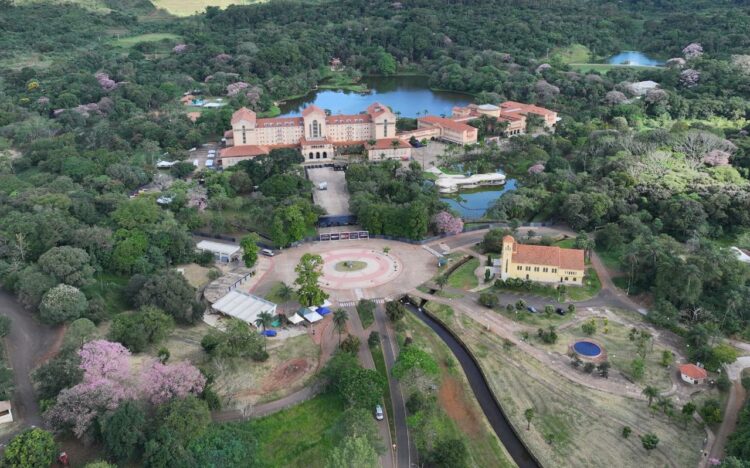 Jornal Estado de Minas destaca Araxá: Maior complexo termal do Brasil e a maior reserva mundial de nióbio