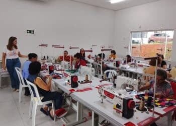 Prefeitura de Araxá abre inscrições para cursos gratuitos de costura na Praça da Família
