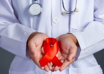 Preconceito ainda é o principal desafio no enfrentamento ao HIV, alerta infectologista da Unimed Araxá