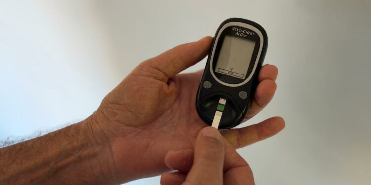 Pacientes diabéticos podem trocar glicosímetro com defeito na Farmácia Municipal