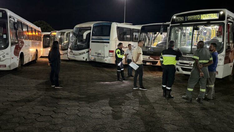 Prefeitura de Araxá realiza vistoria anual dos ônibus do transporte coletivo