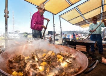 Queima do alho abre venda de ingressos para experiência gastronômica e terá entrada gratuita para atividades culturais