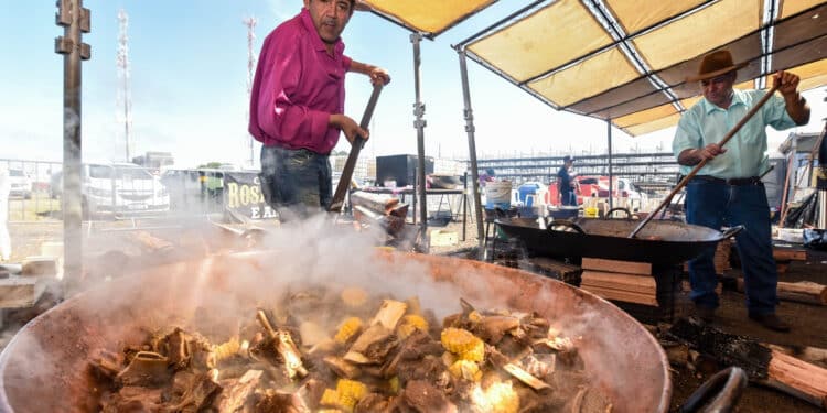 Queima do alho abre venda de ingressos para experiência gastronômica e terá entrada gratuita para atividades culturais