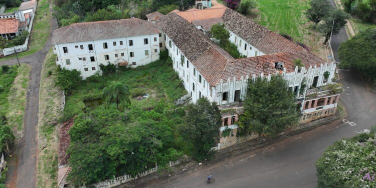 Prefeitura de Araxá reabre leilão do Complexo Hotel Colombo e busca atrair novos investimentos para a cidade