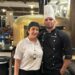 JOVEM PIZZAIOLO, DE 21 ANOS, MOSTRA TALENTO  E HABILIDADE NA ARTE DA PIZZARIA- DE ANTONIO TROTTA ESPECIAL PARA O JORNAL EXEMPPLAR