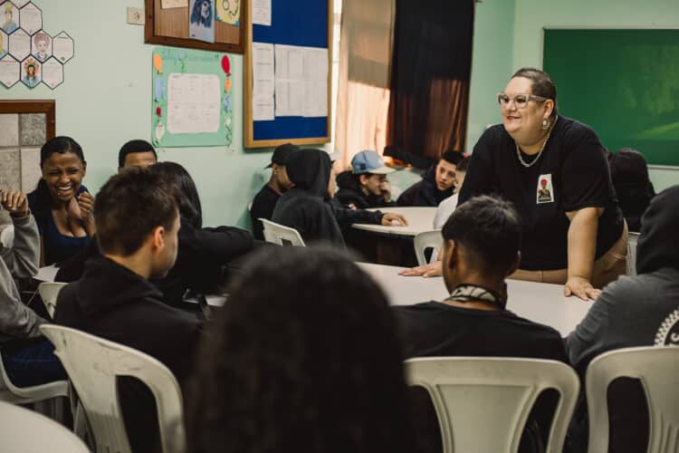 Com oficinas de criação literária, projeto “Narrativas Urgentes” vai transformar memórias em livro em Poços de Caldas