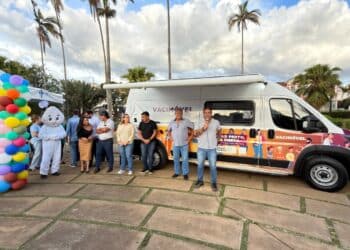 Prefeitura de Araxá inaugura o Vacimóvel para ampliar acesso da população à vacinação
