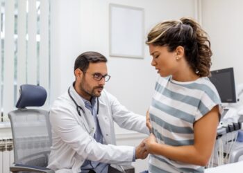 Infecção urinária pode afetar gravemente os rins; saiba identificar a pielonefrite