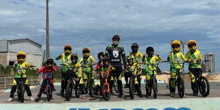 Associação BMX transforma a vida de mais de 250 jovens em Araxá em parceria com a CBMM