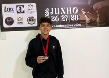 ENXADRISTA ARAXAENSE É CAMPEÃO SUB-16 NA ETAPA DO ABERTO DO BRASIL EM VARGINHA