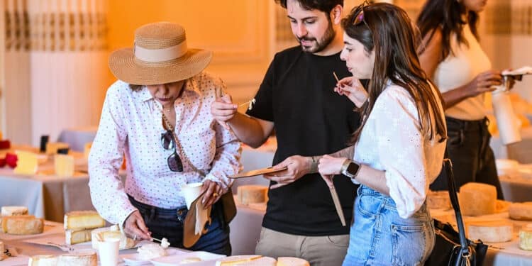 Mil queijos e três horas para degustar: saiba como participar da experiência mais disputada da ExpoQueijo Brasil