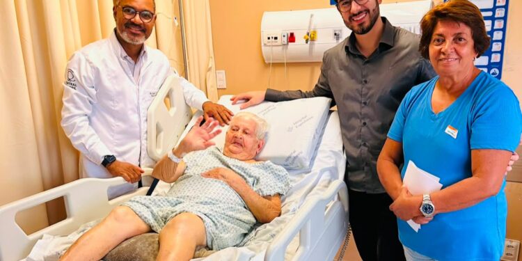 Bem humorada e desenvolta: aos 114 anos, paciente passa por cirurgia de alta complexidade no Recife e se recupera bem