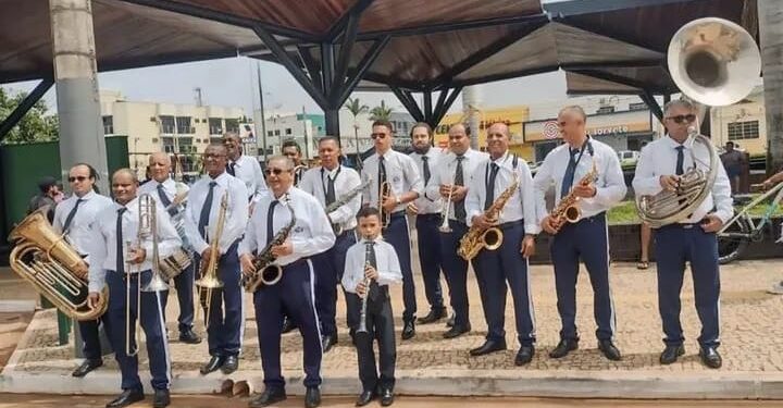 Banda Lyra leva apresentações musicais gratuitas a bairros de Paracatu