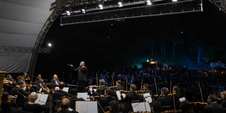 FILARMÔNICA DE MINAS GERAIS FAZ  CONCERTO GRATUITO EM ARAXÁ