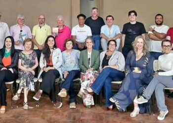 ENCONTRO DE ESCRITORES FORTALECE CONEXÕES E PARCERIAS DURANTE A EXPOLEITURA