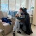 Herói dos quadrinhos visita Hospital Madrecor em Uberlândia e emociona paciente