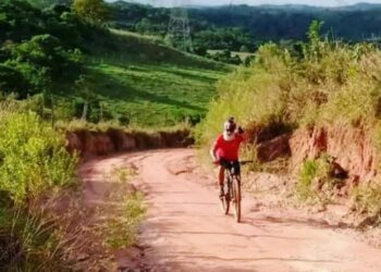 DO PEDAL À PALAVRA: A TRAJETÓRIA DO CICLISTA PEREGRINO por* ANTONIO trotta