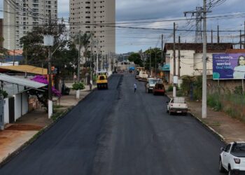 Recapeamento avança na Avenida do Comboio e segue por etapas até a região da Fiat