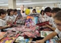Feira “De Olhos nos Livros” reúne cerca de 3 mil títulos no Colégio São Domingos