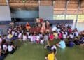 Espetáculo teatral e danças circulares do Grupontapé movimentaram a comunidade de Perdizes