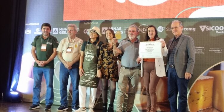 Produtores brasileiros comemoram presença de queijos premiados na ExpoQueijo em concurso no Uruguai