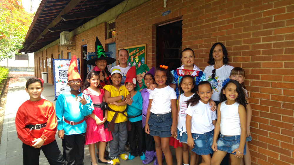 Escola Estadual Padre João Botelho recebeu nosso livro com um grande espetáculo teatral educativo