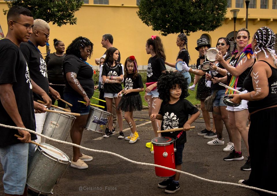 Mais de 13 mil foliões acompanham o Carnaval no Bloco Filhos de Beja em Araxá