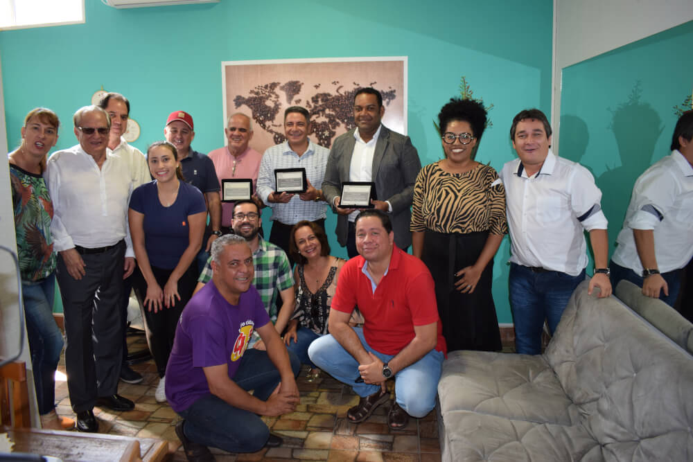 AIA entrega homenagens em ambiente descontraído e aconchegante