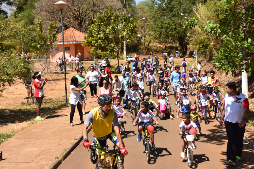 Centenas de Pessoas participam do 4º Passeio Ciclístico “Pedalando com Dom Bosco”