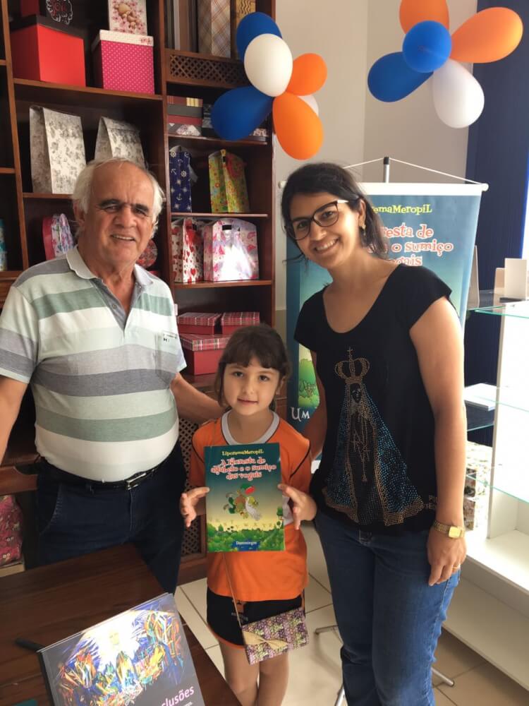 Lançamento de livro na World Paper movimentou Ibiá na semana das crianças