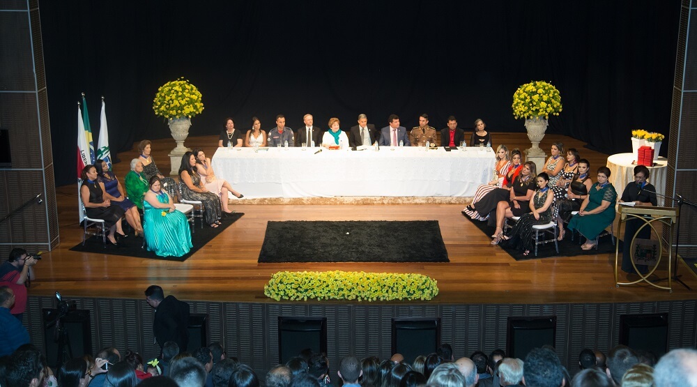 Câmara Municipal de Araxá homenageia personalidades femininas com Medalha Leonilda Montandon