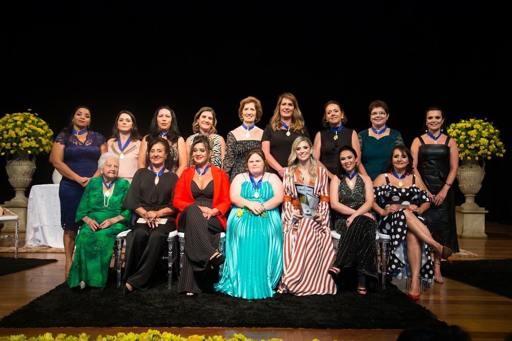 Câmara Municipal de Araxá homenageia personalidades femininas com Medalha Leonilda Montandon