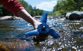 Carregador portátil hidrelétrico pode facilitar a vida de  Mochileiros